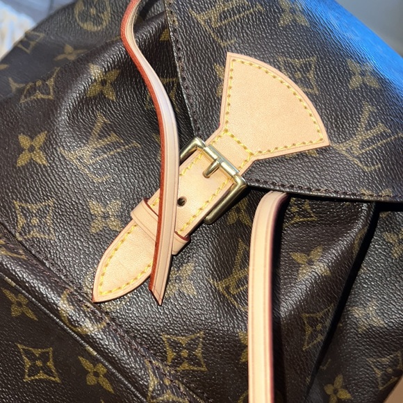 Authentic Louis Vuitton montsouris mm backpack - Picture 3 of 10